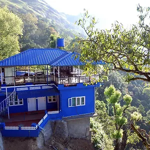 https://hollyhock.kerala-hotels.net